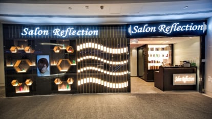 Salon Reflection