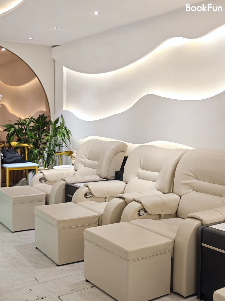 華醫美養生痛症中心 - Professional 按摩 Shop in 新界 | BookFun