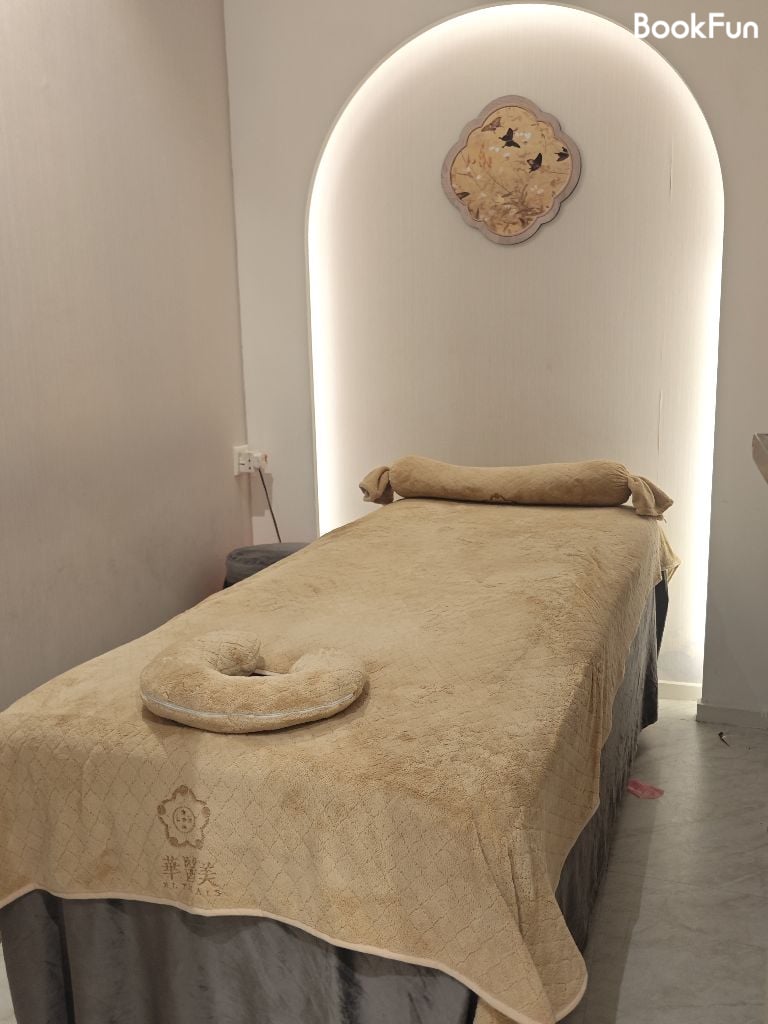 華醫美養生痛症中心 - Professional 按摩 Shop in 新界 | BookFun